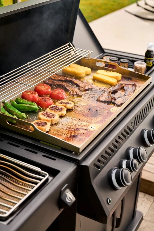 Napoleon Plancha Grill Sizzle mattschwarz Rogue Pro 30 UVP 1149